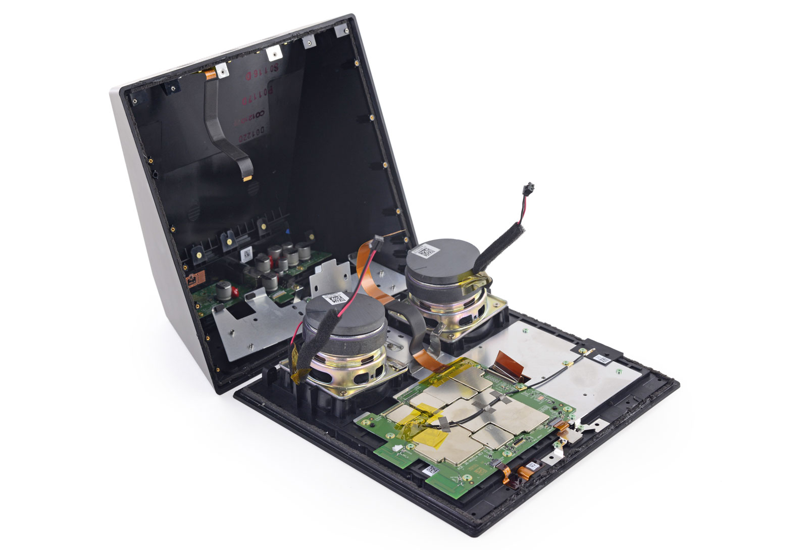 Amazon’s Echo Show hides some meaty speakers