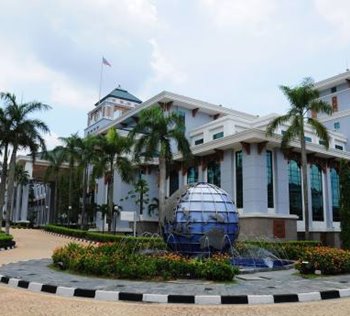 General : Malaysia Offers To Help Resolve Conflict Over Qatar