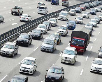 General : Slow-moving Traffic On Several Highways At Noon