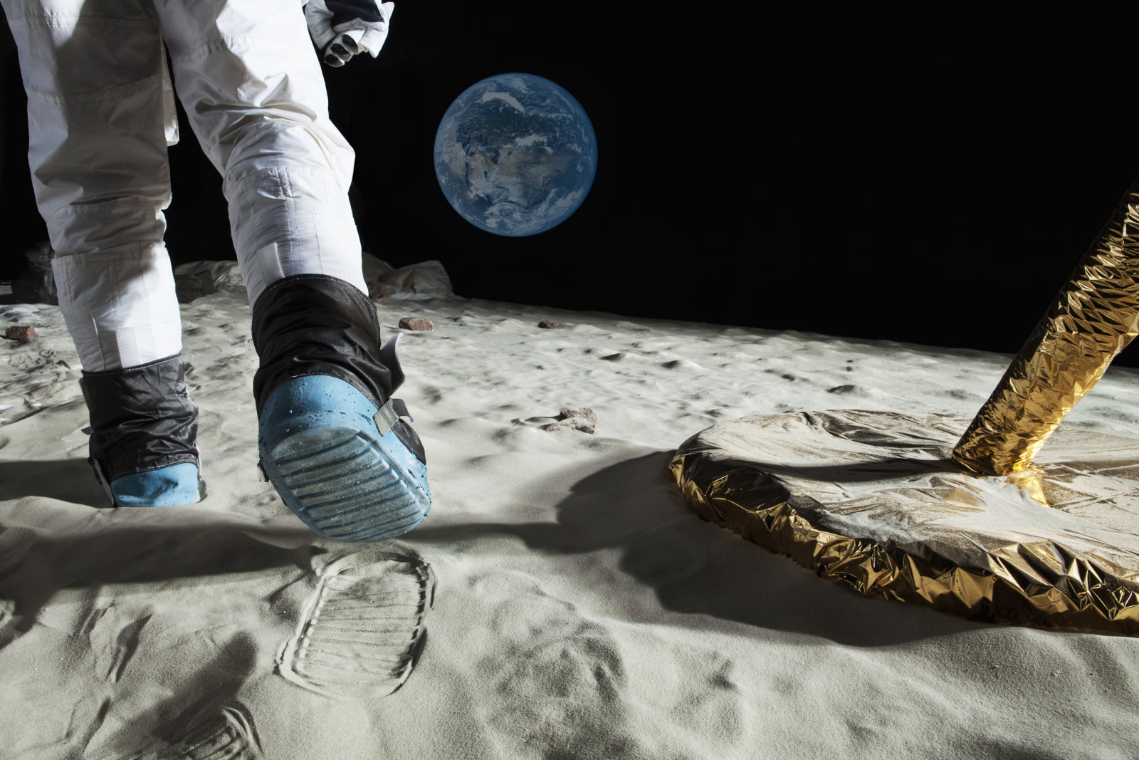 Japan wants to put a man on the moon before China does