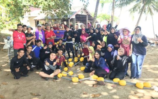 40 Mahasiswa UTM Melestarikan Ekosistem Marin Pulau Songsong