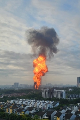 https://upload.wikimedia.org/wikipedia/en/e/e9/Putra_Heights_Pipeline_Explosion.jpg