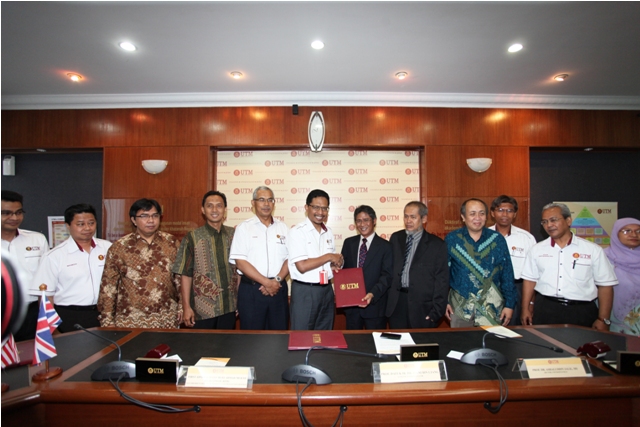 MoU Signing Ceremony between UTM with Universitas Riau and UTM with IMAREST