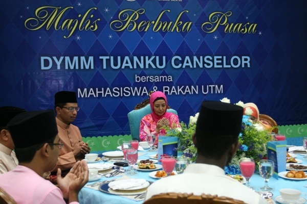 Breaking of fast with HRH Raja Zarith Sofiah Chancellor of UTM