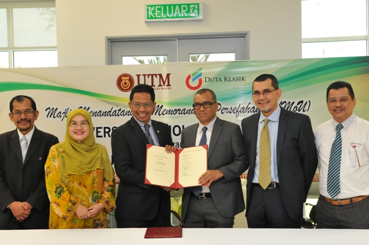 MoU signing ceremony between UTM and Duta Klasik Sdn Bhd