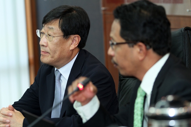 Chairman/CEO KisWire Limited Korea and delegates visit UTM